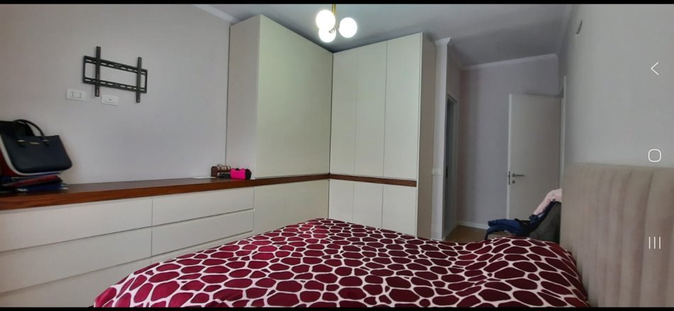 Tirane, shitet nga Pronari, pa-komision apartament 2+1+Ballkon Kati 6, 107 m² (Green City, perball Astirit).
