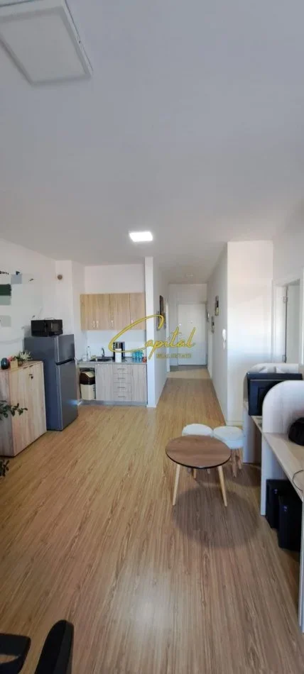 Tirane, jepet me qera zyre Kati 4, 70 m² 550 € (ISH STACIONI TRENIT)