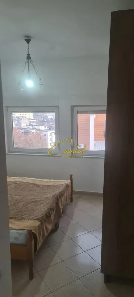 Tirane, jepet me qera apartament 2+1 Kati 8, 105 m² 600 € (ZOGU I ZI)