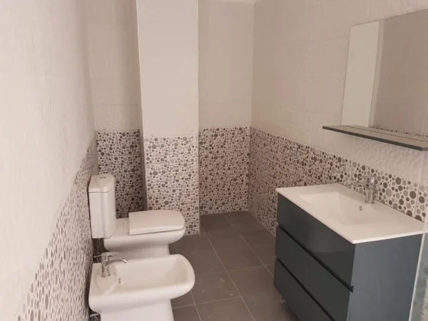Tirane, shitet apartament 3+1+Ballkon Kati 2, 112 m² 350.000 € (Rruga Peti)