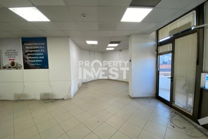 Tirane, jepet me qera zyre Kati 3, 200 m² 3.000 € (Sheshi willson)