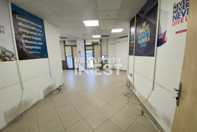 Tirane, jepet me qera zyre Kati 3, 200 m² 3.000 € (Sheshi willson)