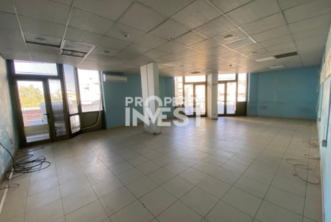 Tirane, jepet me qera zyre Kati 3, 200 m² 3.000 € (Sheshi willson)