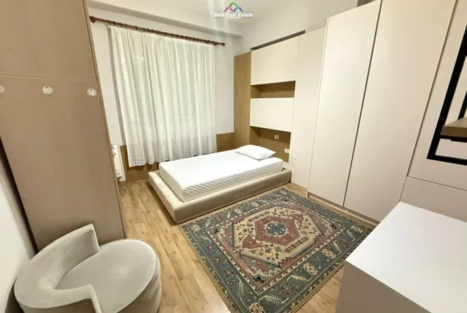 jepet me qera apartament 1+1 Kati 2, 110 m² 1.040 € (Rruga Urani Pano)