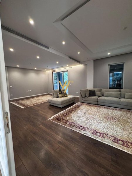 Tirane, jepet me qera Vile 3 Katshe Kati 0, 285 m² 5.000 € (AKACIA HILLS, MJULL BATHORE)