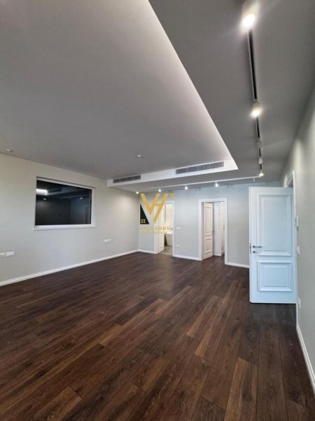 Tirane, jepet me qera Vile 3 Katshe Kati 0, 285 m² 5.000 € (AKACIA HILLS, MJULL BATHORE)