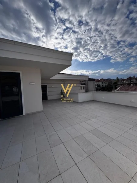 Tirane, jepet me qera Vile 3 Katshe Kati 0, 285 m² 5.000 € (AKACIA HILLS, MJULL BATHORE)