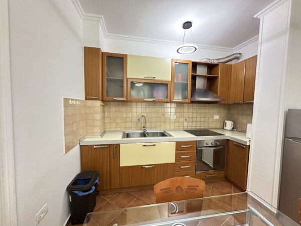 Tirane, jap me qera apartament 1+1+Ballkon Kati 8, 67 m² 650 € (Myslym Shyri)