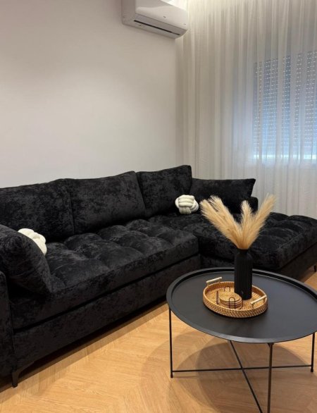 Tirane, jepet me qera apartament 1+1 , 80 m² 1.000 € 