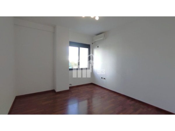 Tirane, jepet me qera zyre Kati 3, 80 m² 700 € (PRANË STADIUMIT “SELMAN STËRMASI”)