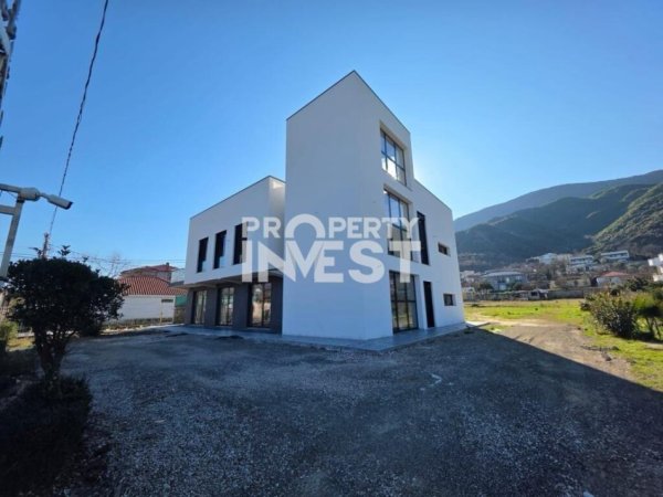 Tirane, jepet me qera ambjent biznesi , 360 m² 3.000 € (Berzhite)