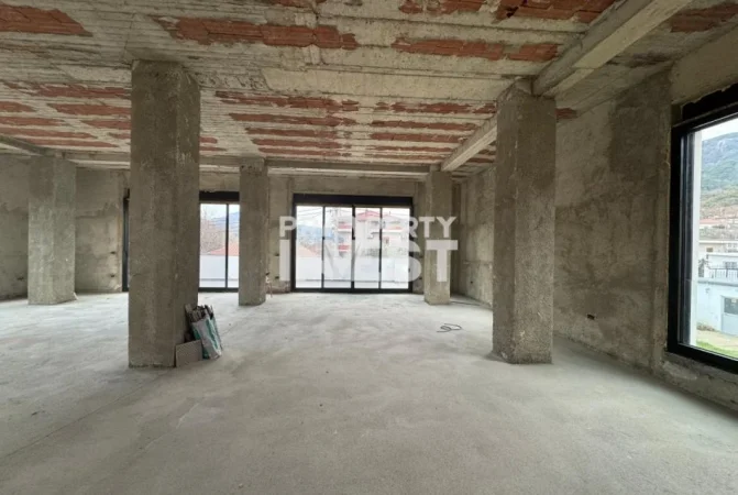 Tirane, jepet me qera ambjent biznesi , 360 m² 3.000 € (Berzhite)