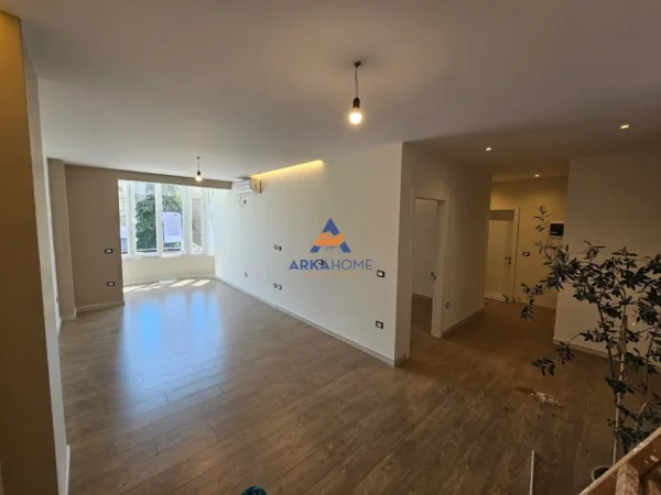 Tirane, jepet me qera apartament 2+1 Kati 5, 88 m² 900 € 