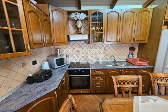 Tirane, jepet me qera Vile 3+1 Kati 3, 110 m² 820 € (Vilat Gjermane)