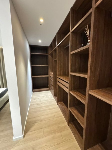 Tirane, jepet me qera apartament 2+1+Ballkon Kati 6, 166 m² 2.000 € (Galeria ETC)