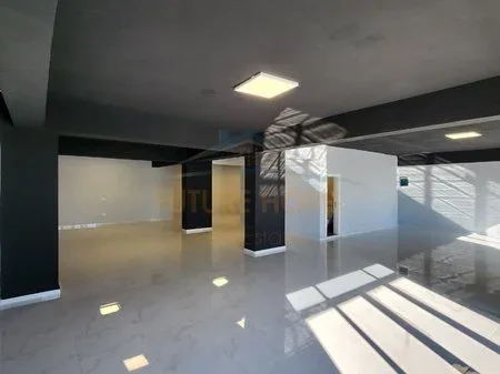 Durres, jepet me qera ambjent biznesi Kati 2, 180 m² 1.500 € (Rruga e Portit,Durres)