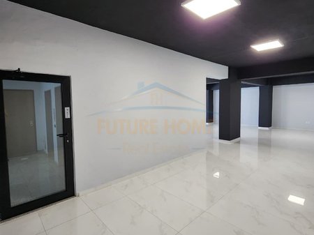 Durres, jepet me qera ambjent biznesi Kati 2, 180 m² 1.500 € (Rruga e Portit,Durres)