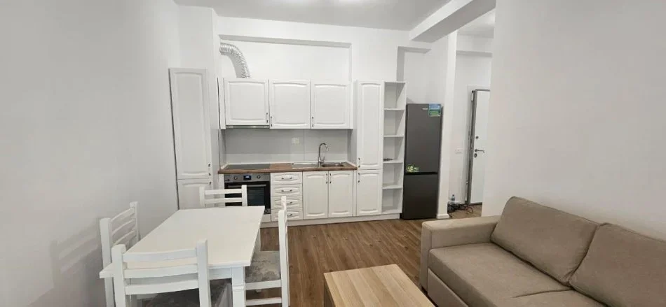 Tirane, jepet me qera apartament 1+1+Ballkon Kati 0, 50 m² 450 € (Kompleksi Mangalem)