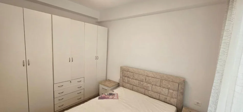 Tirane, jepet me qera apartament 1+1+Ballkon Kati 0, 50 m² 450 € (Kompleksi Mangalem)