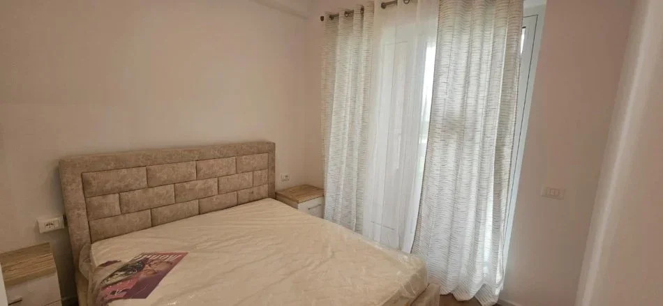 Tirane, jepet me qera apartament 1+1+Ballkon Kati 0, 50 m² 450 € (Kompleksi Mangalem)