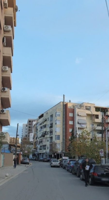 Tirane, jepet me qera apartament 1+1 Kati 1, 50 m² 350 € (Jepet me Qera Apartamenti 1+1 ne Don Bosko (Kryqi i Kuq))