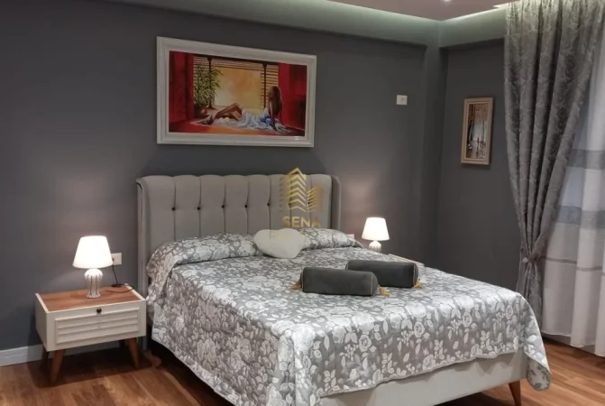 Tirane, jepet me qera apartament 1+1+Ballkon Kati 4, 70 m² 750 € (Ish Blloku)