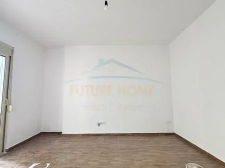 Durres, shitet apartament 2+1+Ballkon Kati 5, 116 m² 130.000 € (Ish Rajoni,Durres)