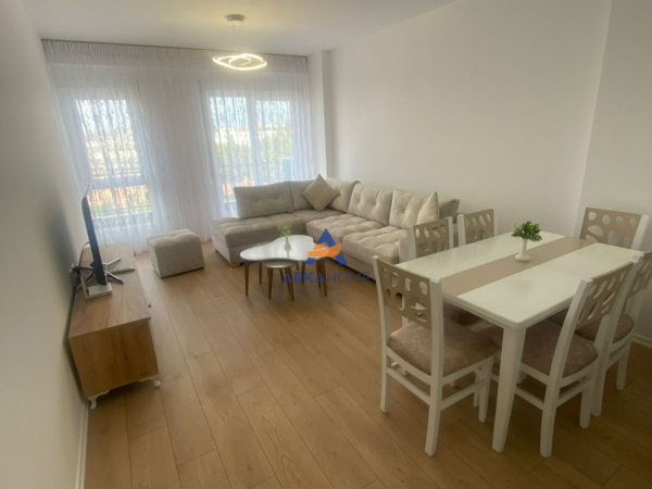 Tirane, jepet me qera apartament 1+1+Ballkon Kati 3, 74 m² 55.000 € 