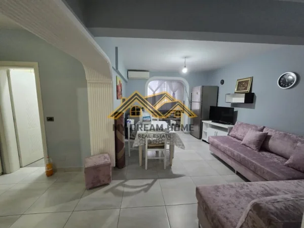 Durres, jepet me qera apartament 2+1 Kati 3, 75 m² 500 € (PALLATI SPORTEVE)