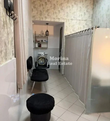 Tirane, jepet me qera ambjent biznesi Kati 0, 16 m² 300 € (Rruga e Kavajes)