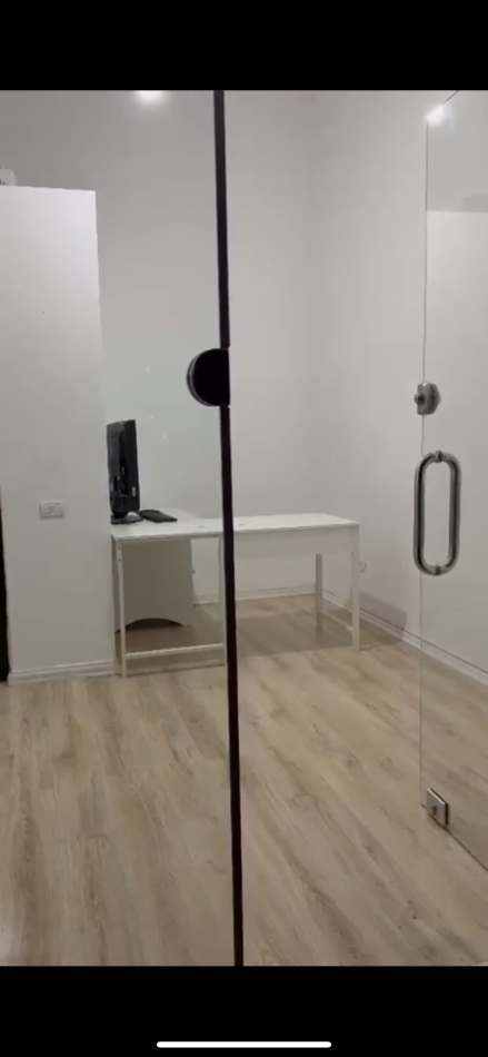 🔥🔥 JEPET ME QERA AMBIENT BIZNESI TEK SQUARE 21  NE RRUGEN E KAVAJËS🔥  350 €