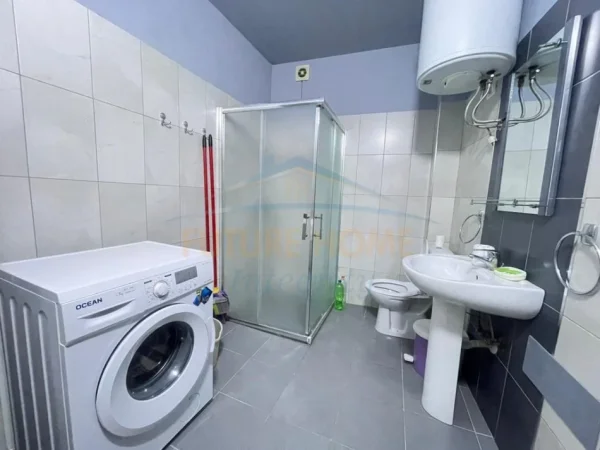 Tirane, jepet me qera apartament 1+1 Kati 6, 45 m² 415 € (BLLOK , Prane Kafe Roma)