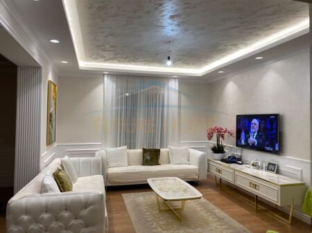 Durres, shitet Vile 3+1+Aneks+Ballkon Kati 0, 2.500 m² 750.000 € (Prane Muzeumit,Durres)