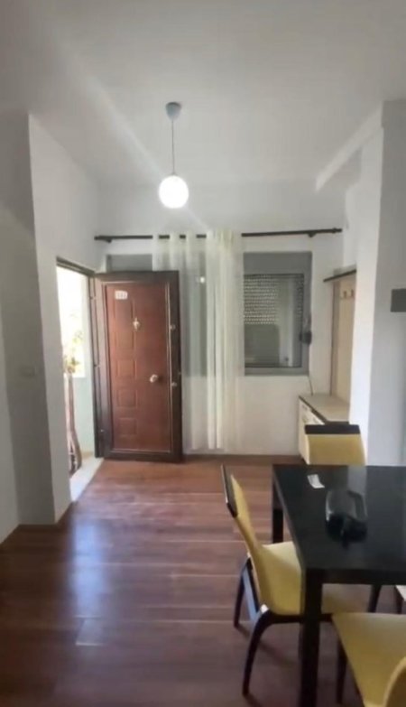 Tirane, jepet me qera apartament 1+1 Kati 1, 53 m² 400 € 
