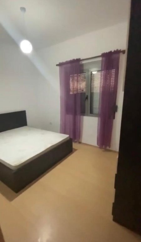 Tirane, jepet me qera apartament 1+1 Kati 1, 53 m² 400 € 