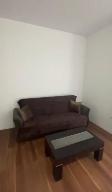 Tirane, jepet me qera apartament 1+1 Kati 1, 53 m² 400 € 