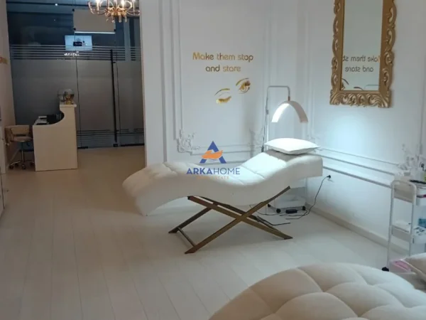 Tirane, jepet me qera ambjent biznesi Kati 2, 80 m² 1.100 € 