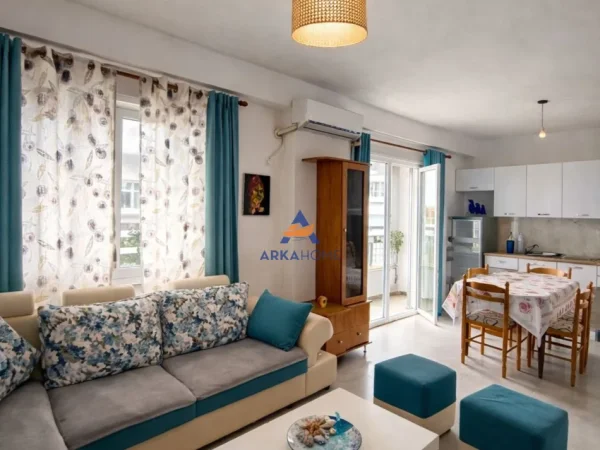 Tirane, jepet me qera apartament 2+1+Ballkon Kati 2, 115 m² 623 € 