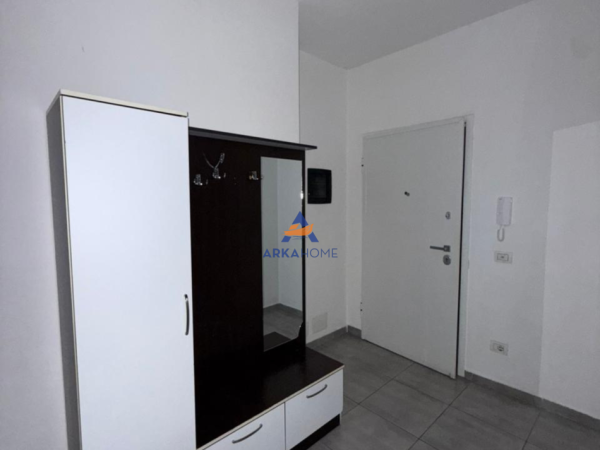 Tirane, jepet me qera apartament 2+1+Ballkon Kati 2, 115 m² 623 € 