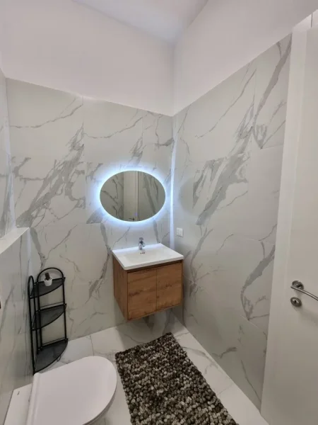 Tirane, jepet me qera apartament 2+1+Ballkon Kati 3, 129 m² 1.200 € (Kompleksi Delijorgji)