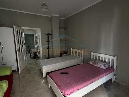 Durres, jepet me qera garsonier 1+1 Kati 2, 44 m² 220 € (Galaktiku,Durres)