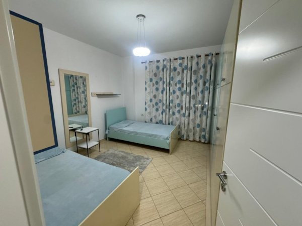 Tirane, jepet me qera apartament 2+1 Kati 2, 120 m² 700 € (Fresku)