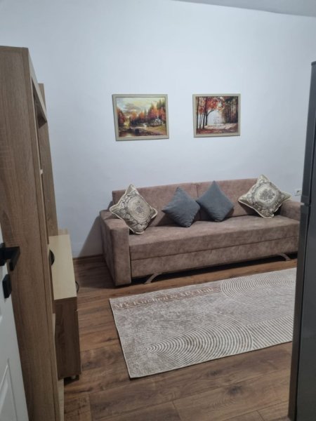 Tirane, jepet me qera apartament 2+1+Ballkon Kati 4, 80 m² 500 € 