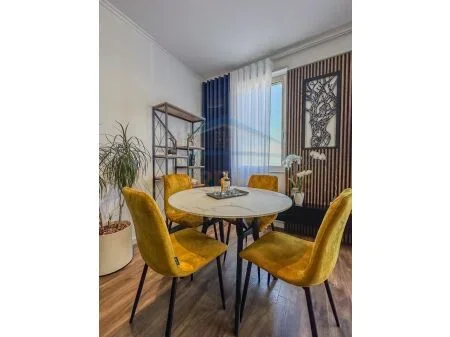 Durres, jepet me qera apartament 2+1+Ballkon Kati 5, 90 m² 1.000 € (Vollga,Durres)