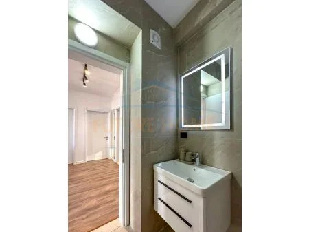 Durres, jepet me qera apartament 2+1+Ballkon Kati 5, 90 m² 1.000 € (Vollga,Durres)