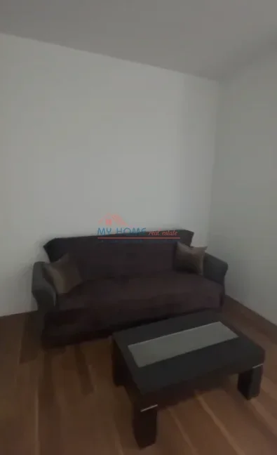 Tirane, jepet me qera apartament 1+1+Ballkon Kati 2, 50 m² 400 € (Rruga Peti)