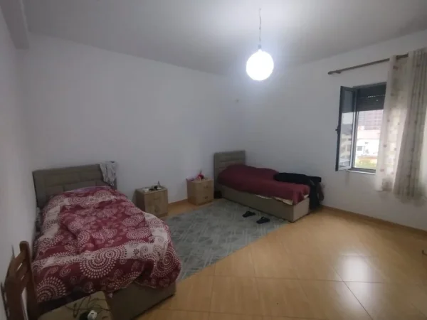 Tirane, jepet me qera shtepi 2+1 Kati 4, 90 m² 500 € (21 Dhjetori)
