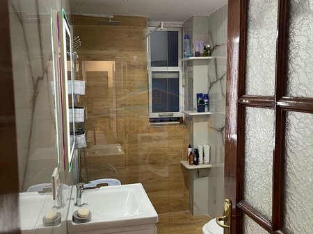 Durres, shitet apartament 2+1 Kati 3, 74 m² 120.000 € (Prane Markates,Durres)