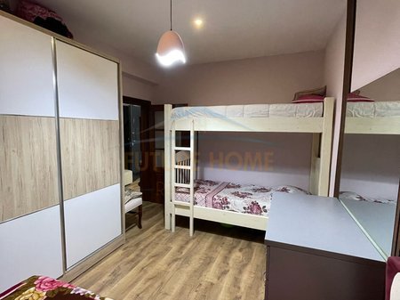 Durres, shitet apartament 2+1 Kati 3, 74 m² 120.000 € (Prane Markates,Durres)