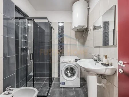 Durres, shitet apartament 1+1+Ballkon Kati 2, 65 m² 120.000 € (Rruga e Portit,Durres)